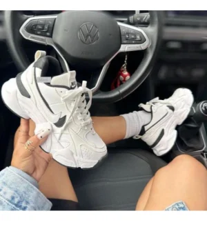 NIKE TRACTOR